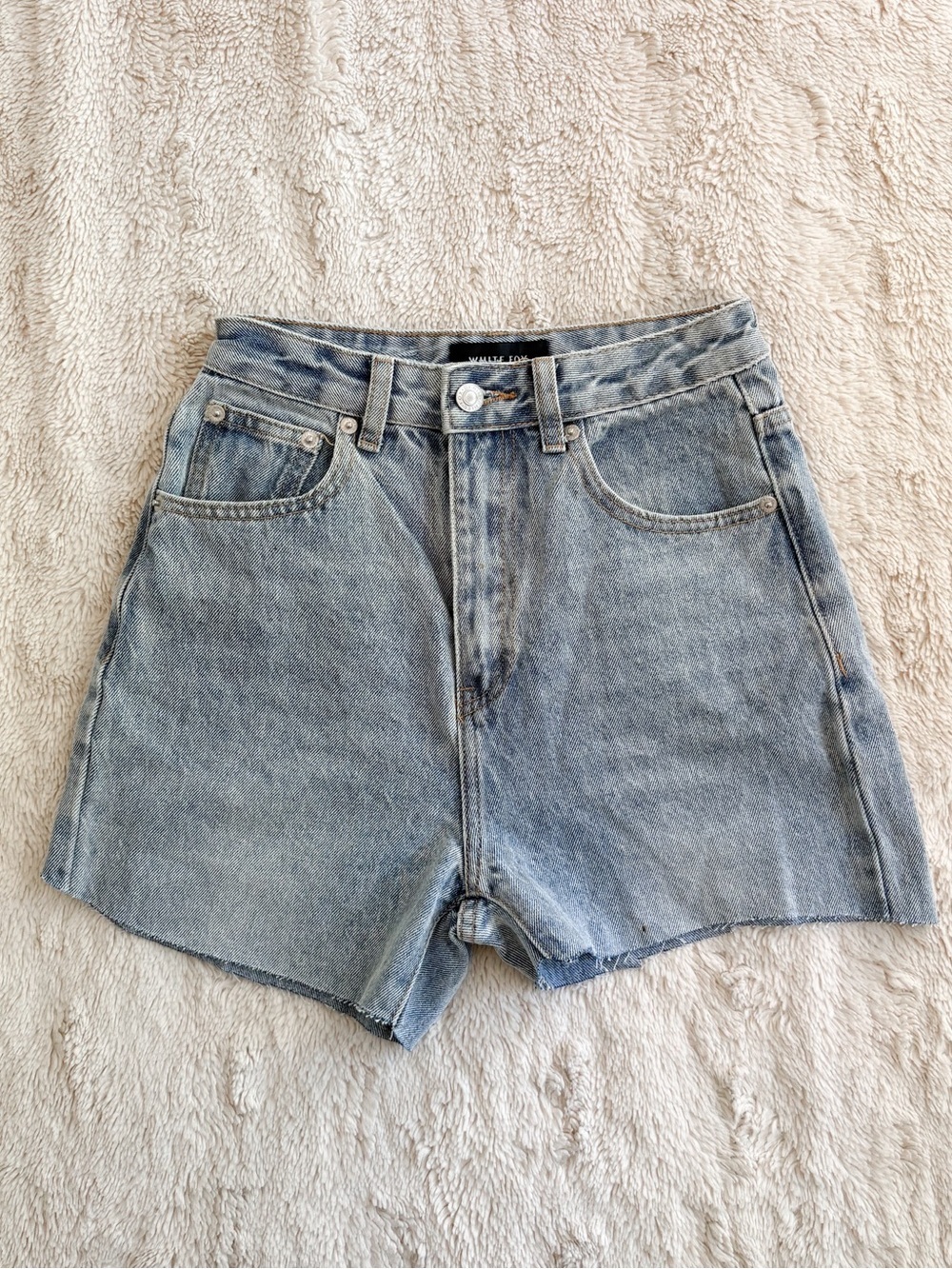 White Fox Denim Shorts XS Light Wash High Rise Mom Shorts